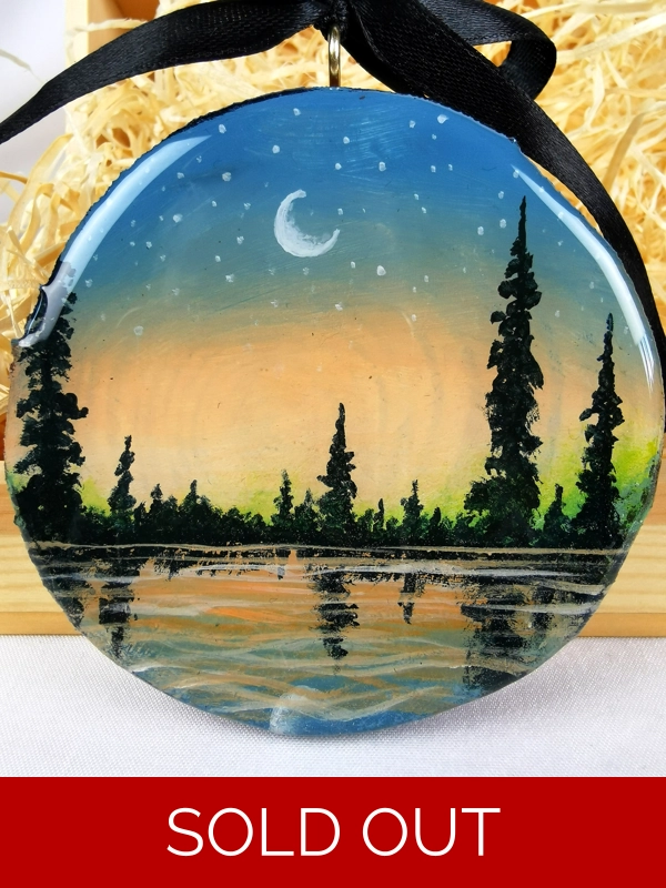 Moon Lake, Ornament